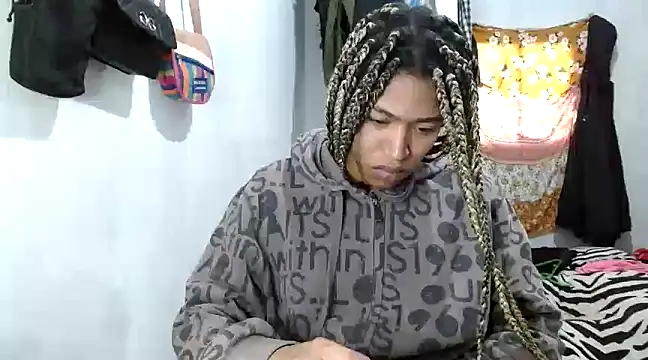 angelamarie1 online show from February 24, 2025, 12:37 pm