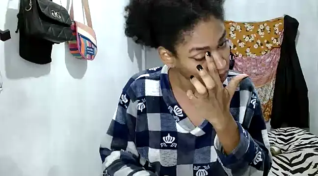 angelamarie1 online show from March 13, 2025, 11:08 am