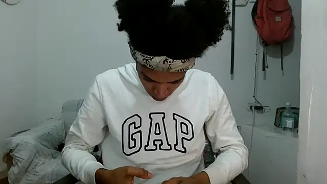 angelamarie1 online show from September 30, 2025, 10:42 am