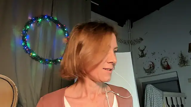 Snapshot of Lola_Belgium chatting on January 21, 2025, 6:34 pm Lola Belgium online show from January 21, 2025, 6:34 pm