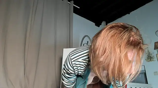 Snapshot of Lola_Belgium chatting on February 4, 2025, 9:20 pm Lola Belgium online show from February 4, 2025, 9:20 pm