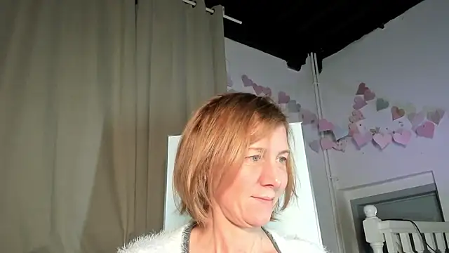 Snapshot of Lola_Belgium chatting on February 10, 2025, 8:42 pm Lola Belgium online show from February 10, 2025, 8:42 pm