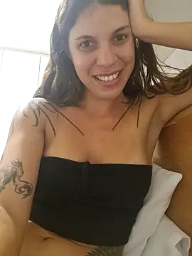 frenchxena98 online show from January 4, 2025, 10:24 pm