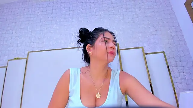 paola rodriguez online show from September 20, 2025, 11:44 am