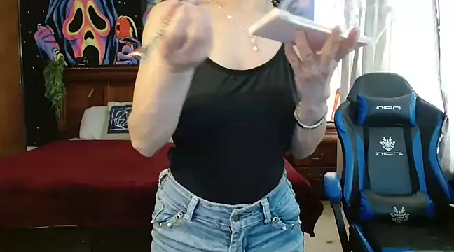 Snapshot of MINI_Petite chatting on January 17, 2025, 8:55 pm MINI Petite online show from January 17, 2025, 8:55 pm