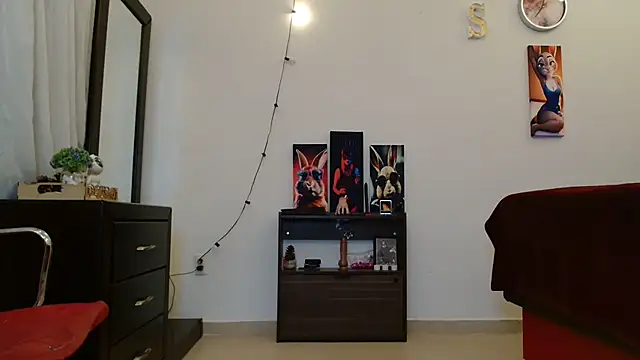 Snapshot of MINI_Petite chatting on January 26, 2025, 11:08 pm MINI Petite online show from January 26, 2025, 11:08 pm