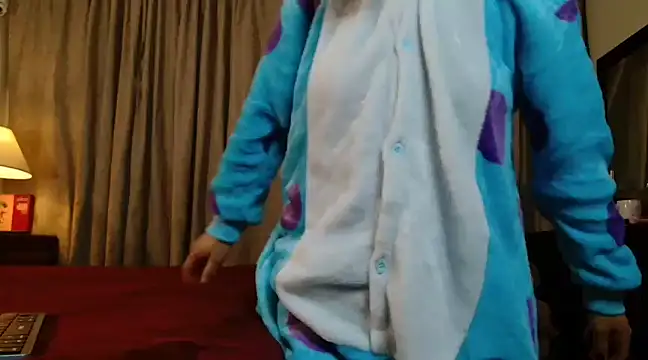 Snapshot of MINI_Petite chatting on January 31, 2025, 4:47 am MINI Petite online show from January 31, 2025, 4:47 am