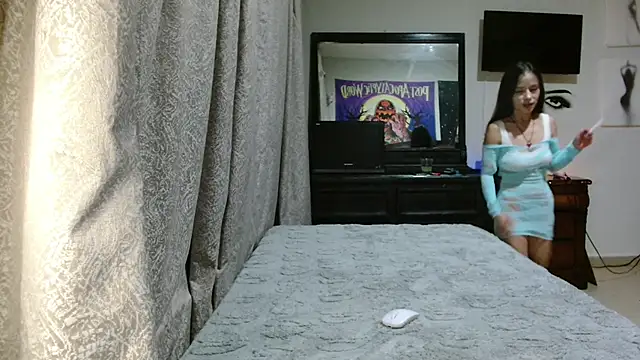 Snapshot of MINI_Petite chatting on October 11, 2025, 4:33 am MINI Petite online show from October 11, 2025, 4:33 am