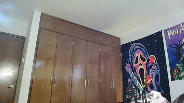 Snapshot of MINI_Petite chatting on December 15, 2025, 5:50 pm MINI Petite online show from December 15, 2025, 5:50 pm