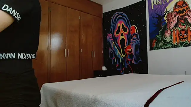 Snapshot of MINI_Petite chatting on March 1, 2026, 10:34 pm MINI Petite online show from March 1, 2026, 10:34 pm