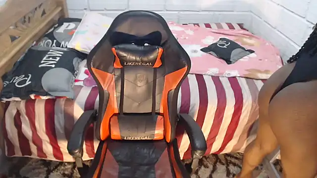 sexyjustin202 online show from January 7, 2025, 9:46 pm