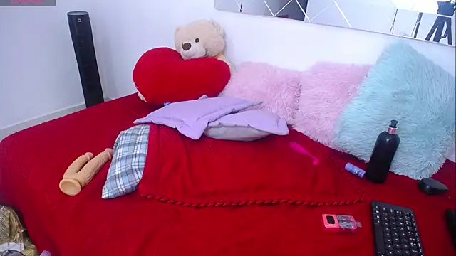 miaa-lee online show from February 15, 2025, 5:51 am