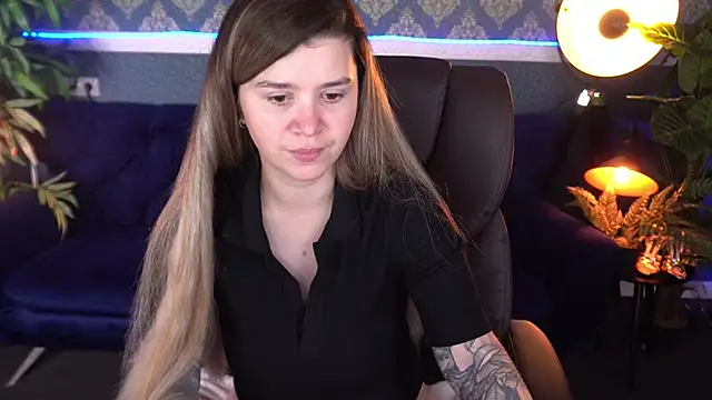 AmellyMilly online show from November 19, 2025, 7:47 pm