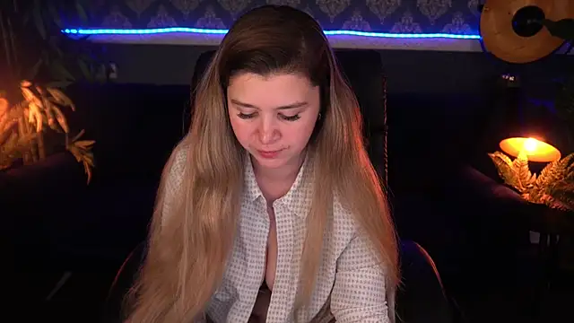 AmellyMilly online show from November 28, 2025, 8:00 pm