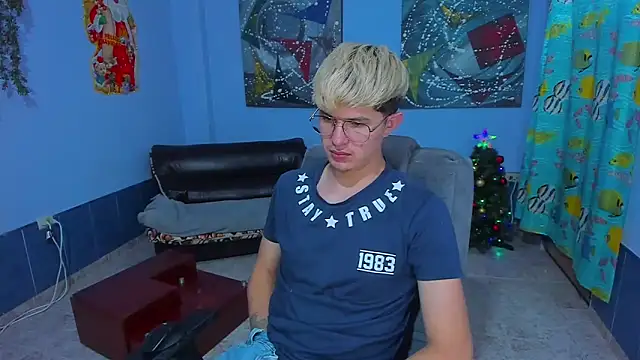 patrik 027 online show from December 3, 2025, 7:23 pm