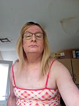 cuminmyknickers online show from April 15, 2026, 2:46 pm