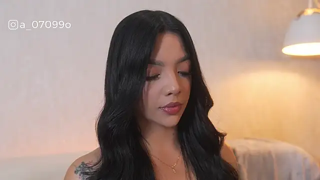 sarah hiill online show from December 15, 2025, 10:03 pm