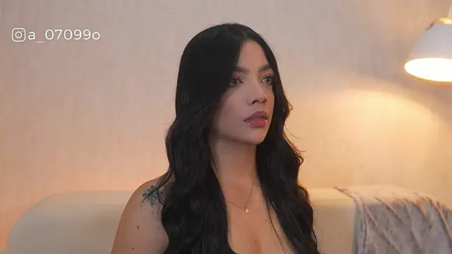 sarah hiill online show from January 7, 2026, 11:45 am