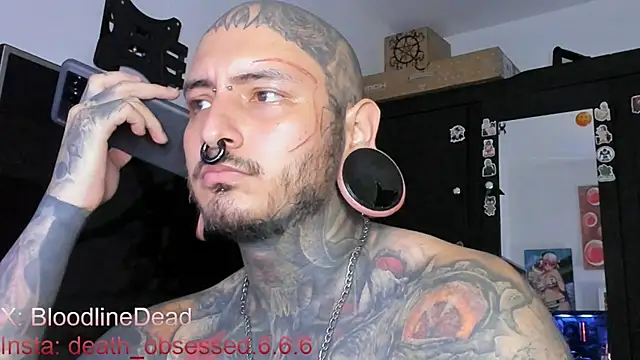 Snapshot of DEATHINK666XX chatting on March 10, 2025, 8:01 pm DEATHINK666XX online show from March 10, 2025, 8:01 pm