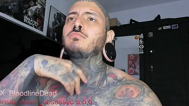 Snapshot of DEATHINK666XX chatting on March 14, 2025, 12:32 am DEATHINK666XX online show from March 14, 2025, 12:32 am