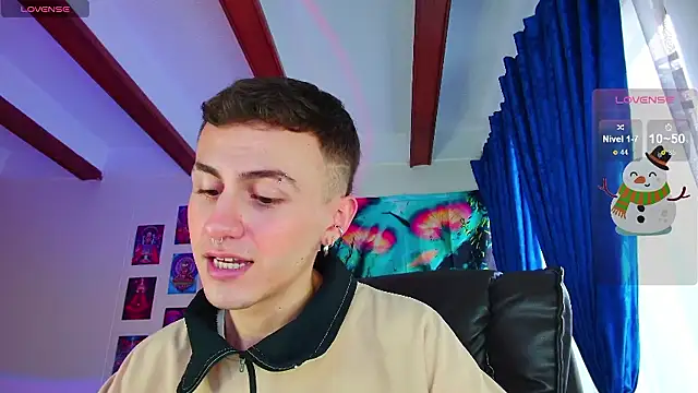 Snapshot of dimitri-bilak chatting on December 6, 2024, 10:19 pm dimitri-bilak online show from December 6, 2024, 10:19 pm