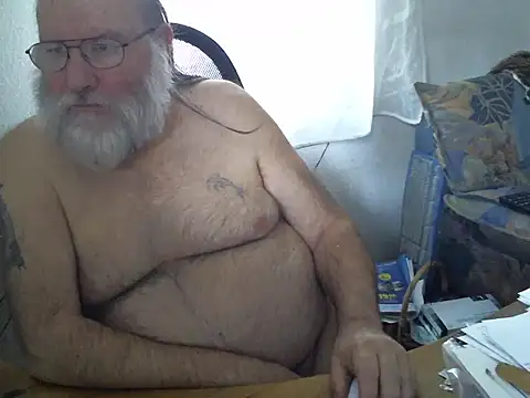 Snapshot of SexySantaC chatting on December 28, 2024, 9:20 am SexySantaC online show from December 28, 2024, 9:20 am
