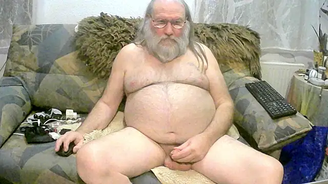 Snapshot of SexySantaC chatting on January 4, 2025, 7:55 pm SexySantaC online show from January 4, 2025, 7:55 pm