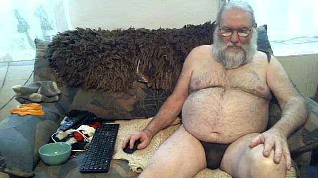 Snapshot of SexySantaC chatting on February 6, 2025, 5:40 pm SexySantaC online show from February 6, 2025, 5:40 pm