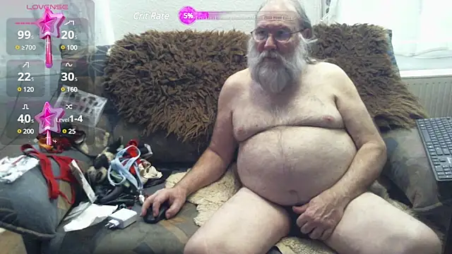 Snapshot of SexySantaC chatting on February 17, 2025, 8:47 pm SexySantaC online show from February 17, 2025, 8:47 pm