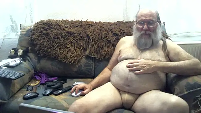 Snapshot of SexySantaC chatting on March 16, 2025, 6:44 pm SexySantaC online show from March 16, 2025, 6:44 pm