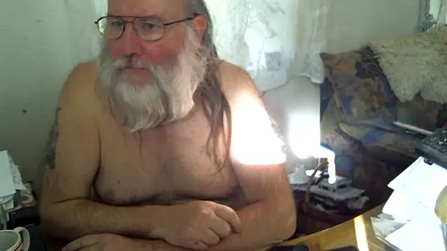 Snapshot of SexySantaC chatting on October 26, 2025, 9:48 am SexySantaC online show from October 26, 2025, 9:48 am