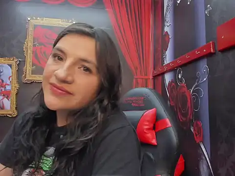 AmaiaDavies online show from December 7, 2024, 1:36 am