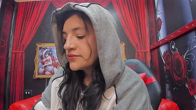 AmaiaDavies online show from December 11, 2024, 2:09 am