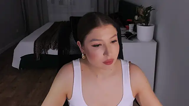 Eva Chris online show from September 23, 2025, 6:44 pm