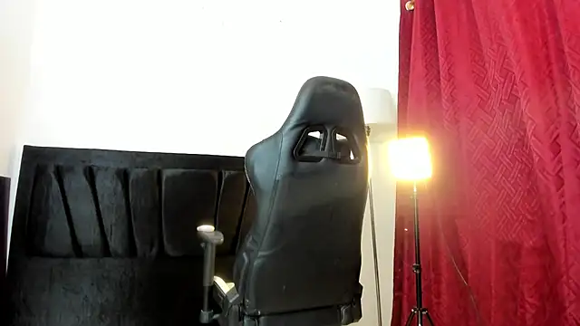 Snapshot of Evan_stoner chatting on October 18, 2025, 3:53 am Evan stoner online show from October 18, 2025, 3:53 am