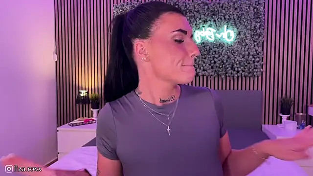 LizaRoxx online show from September 20, 2025, 8:43 pm