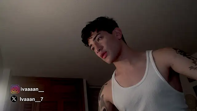 ivaaaan  online show from December 18, 2024, 1:37 am