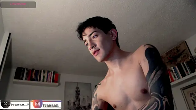 ivaaaan  online show from December 18, 2025, 12:38 am