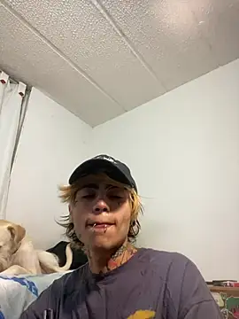 AcidMilo online show from October 2, 2025, 11:12 pm