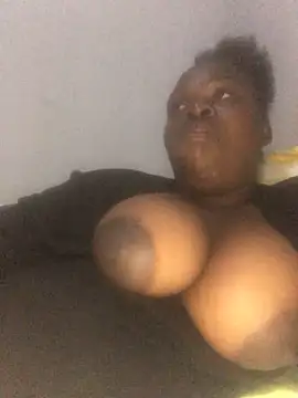 Snapshot of sweett_shaley chatting on September 12, 2025, 5:13 pm sweett shaley online show from September 12, 2025, 5:13 pm