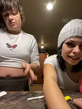 mikittyy online show from December 13, 2024, 4:00 am