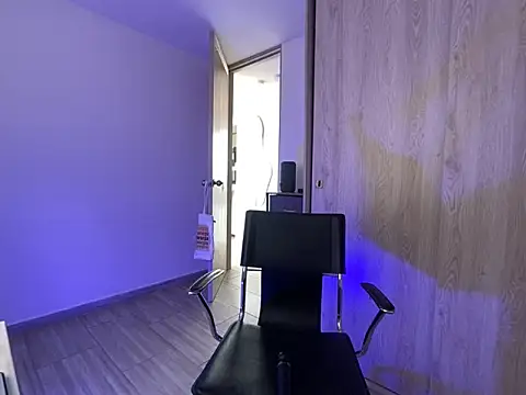 Anny Moore09 online show from April 13, 2026, 2:22 pm