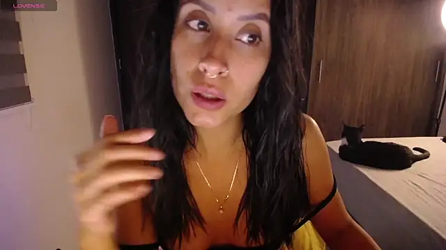 amyharlow 1 online show from April 8, 2026, 1:38 am