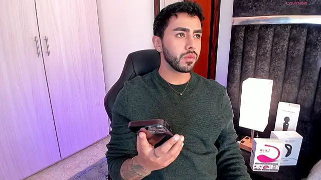 ItsMeEros online show from February 7, 2025, 9:48 pm