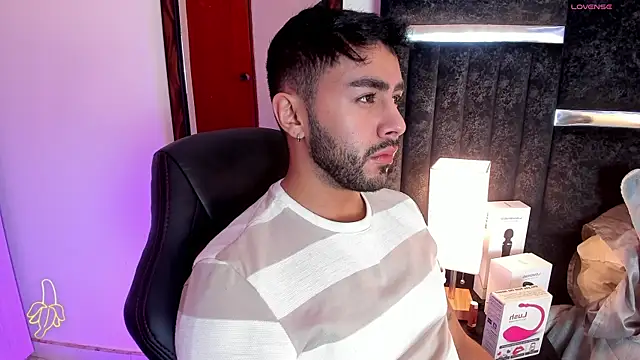 ItsMeEros online show from March 7, 2025, 10:21 pm