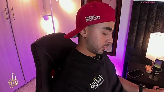 ItsMeEros online show from October 14, 2025, 10:54 pm