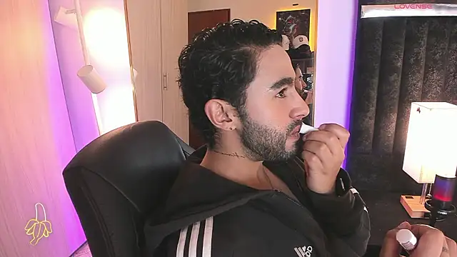 ItsMeEros online show from March 7, 2026, 10:18 pm