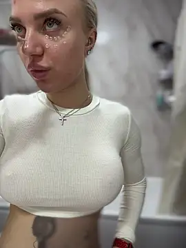 pinkstar  online show from April 3, 2026, 5:38 am