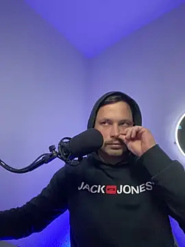 Snapshot of Jonkitzler1 chatting on March 7, 2025, 11:29 am Jonkitzler1 online show from March 7, 2025, 11:29 am