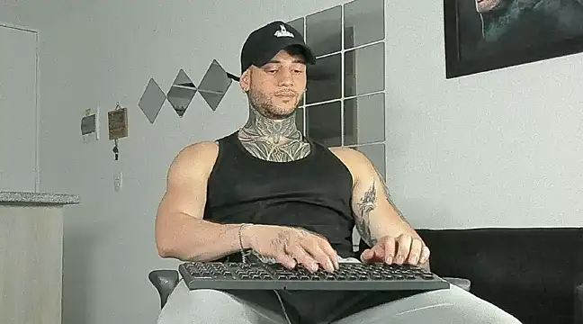  jamesleandros1 online show from February 22, 2025, 3:45 am